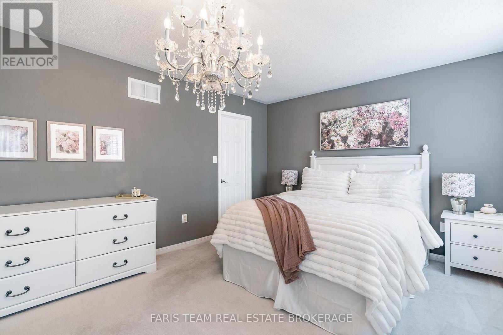 36 Connaught Lane, Barrie, ON photo 13