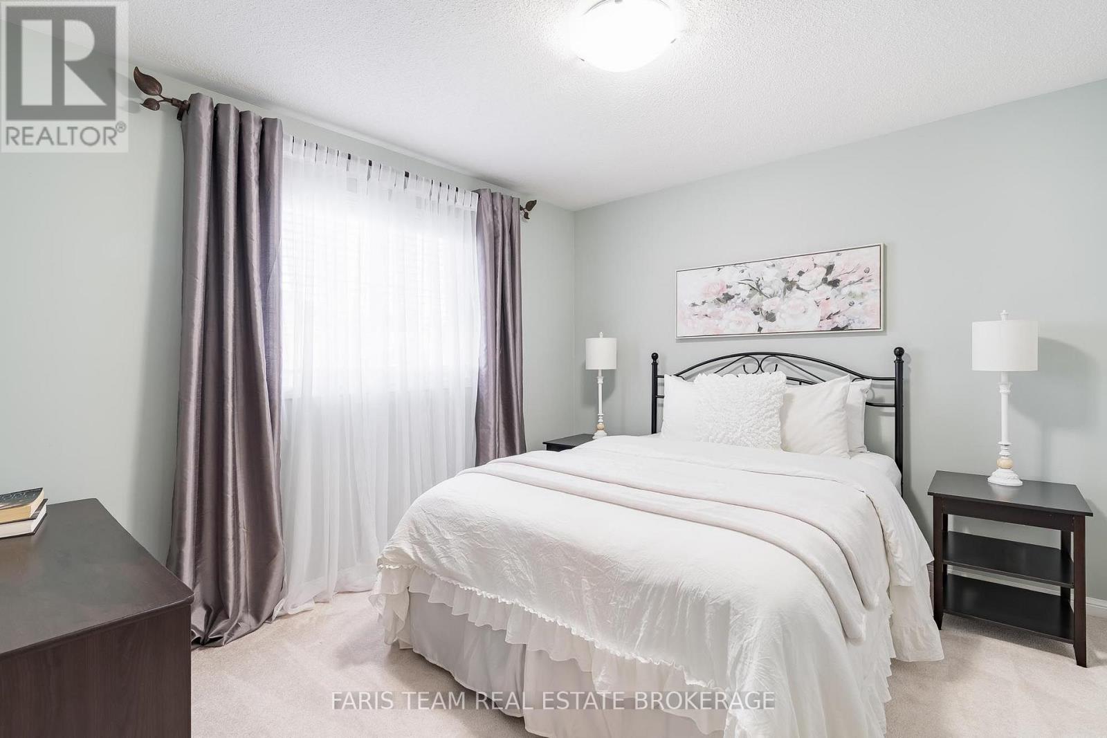 36 Connaught Lane, Barrie, ON photo 16