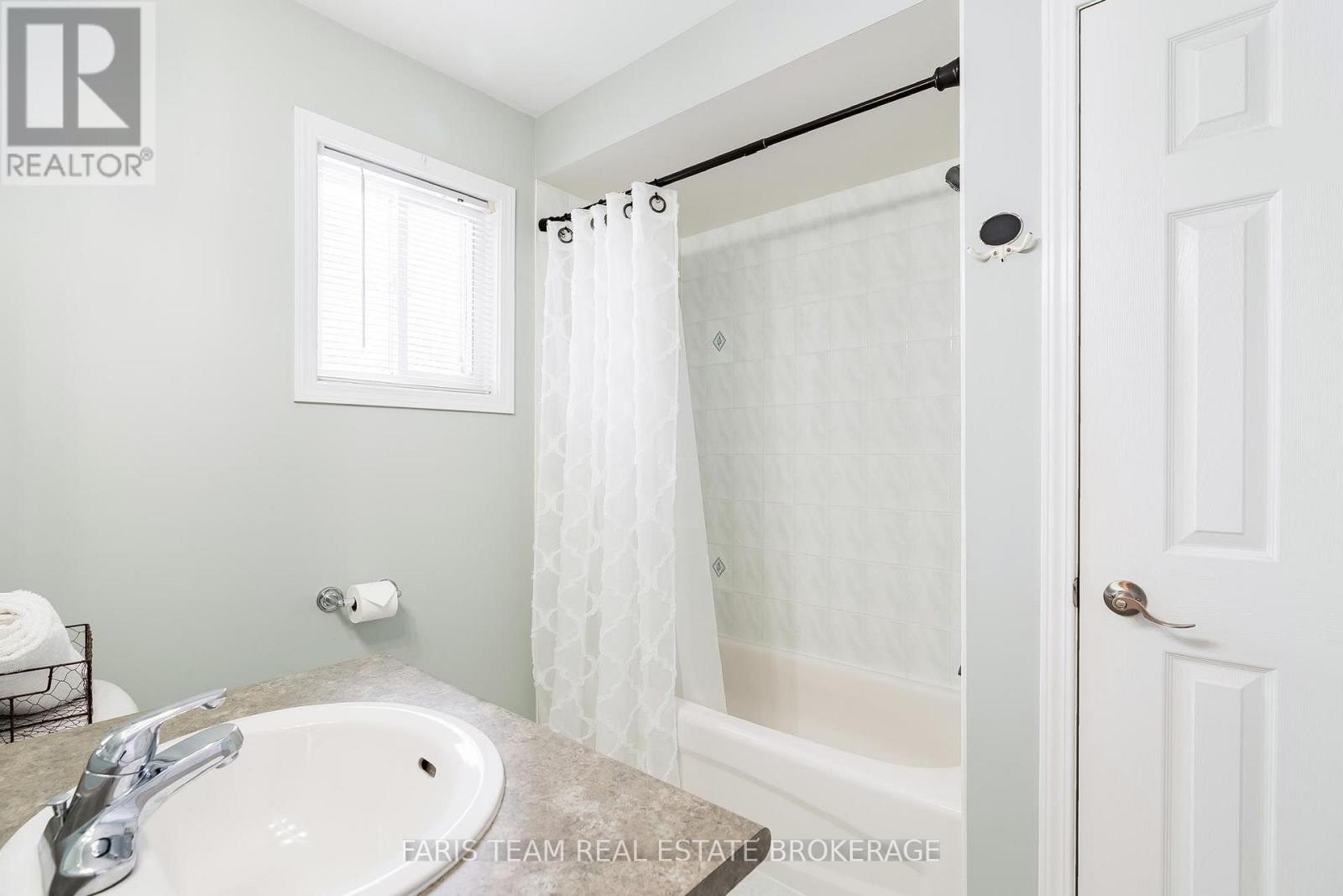 36 Connaught Lane, Barrie, ON photo 20