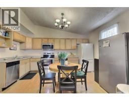 Bedroom - 827 15th Avenue, Regina, SK S4N0V2 Photo 8