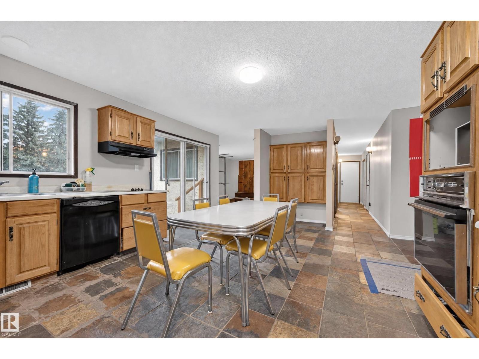 17948 94 AV NW, photo 15 of 44