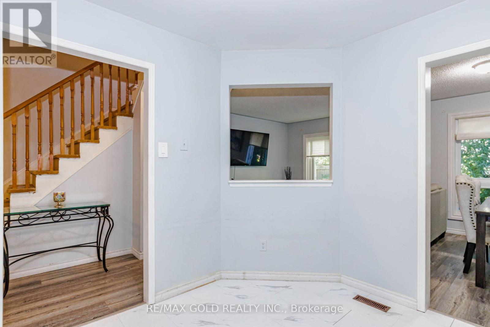 83 Wickstead Court, Brampton, ON photo 12
