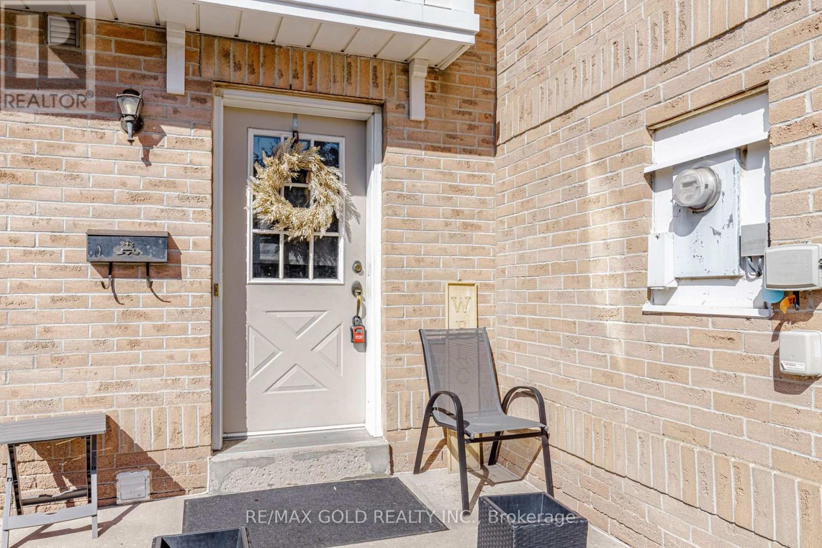 83 Wickstead Court, Brampton, ON photo 3