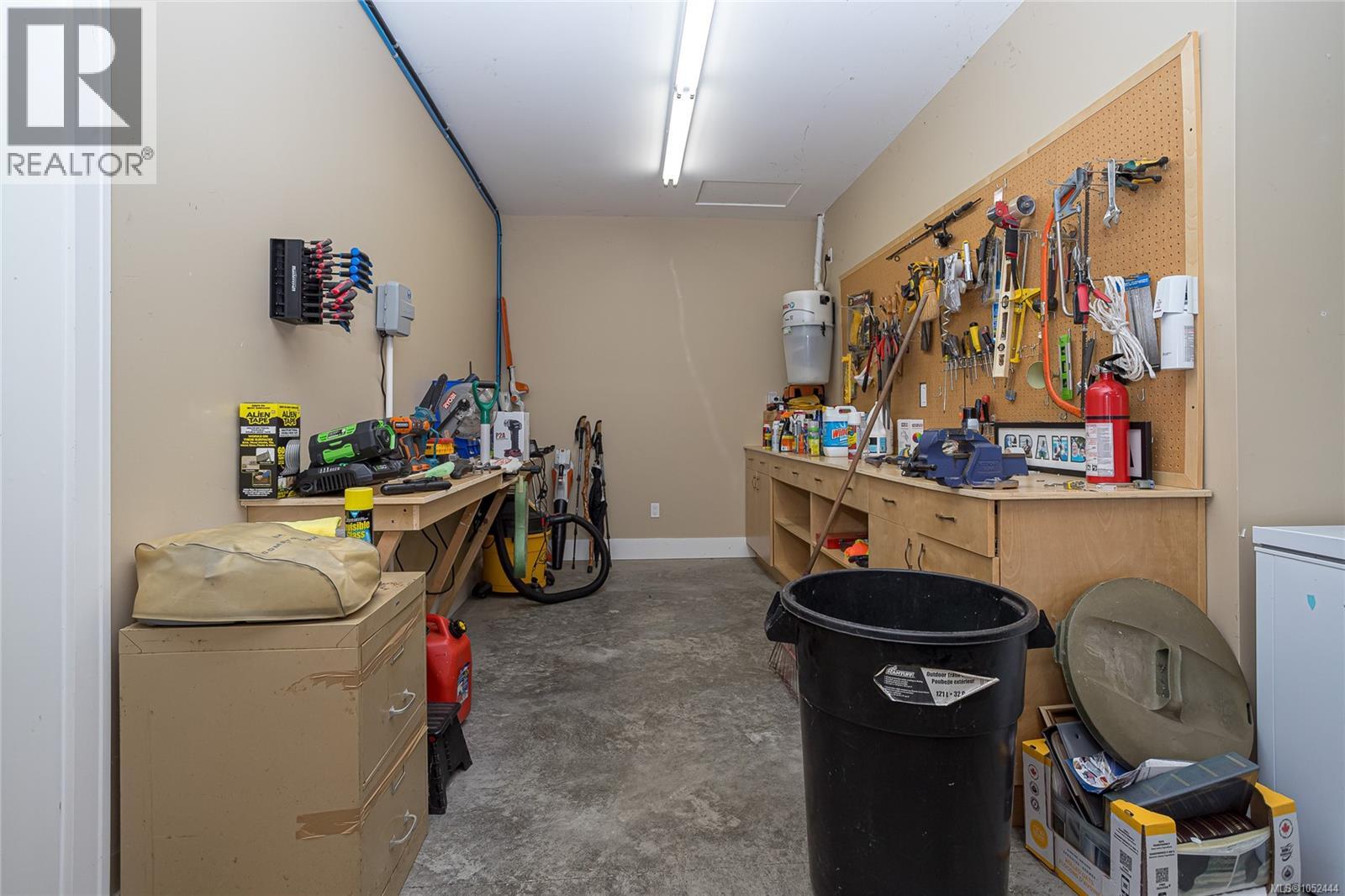 3855 Creekside Dr, Bowser - Image 1