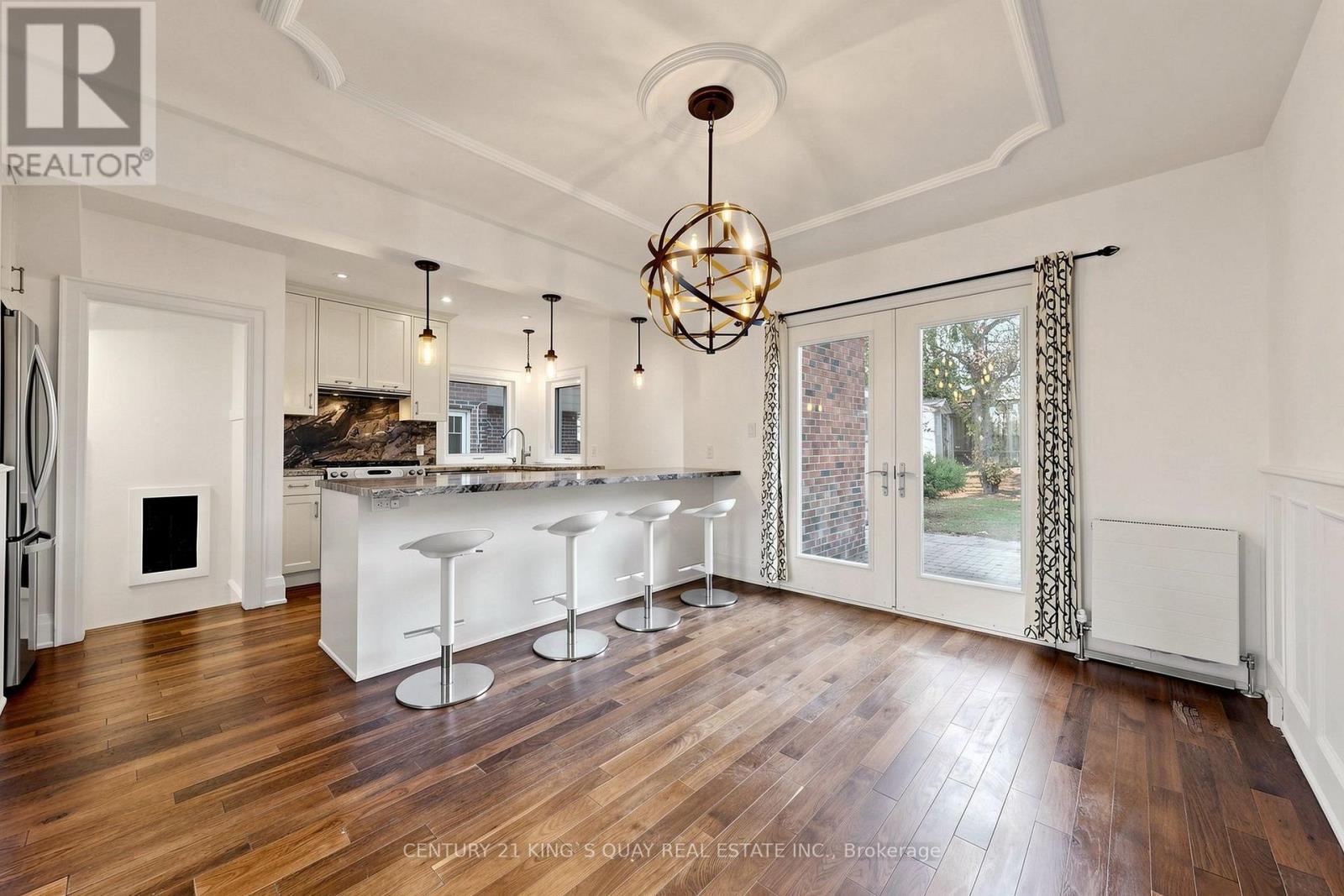 32 Crestview Road, Toronto, ON photo 7