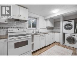 Kitchen - 31 Hendon Place Nw, Calgary, AB T2K2A2 Photo 12