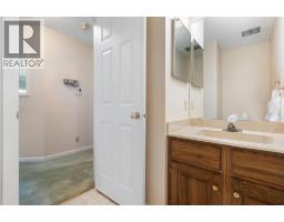 59 Stranraer Place Sw, Calgary, AB T3H1H5 Photo 23
