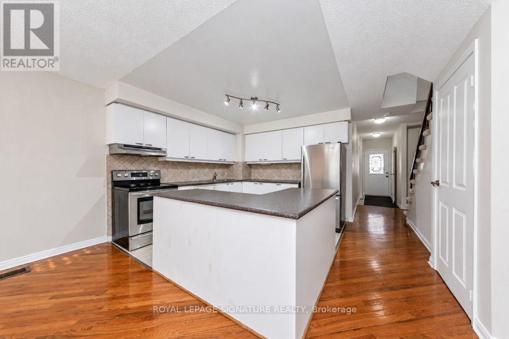 45 AUGUSTA COURT, Markham (Royal Orchard) — photo 12
