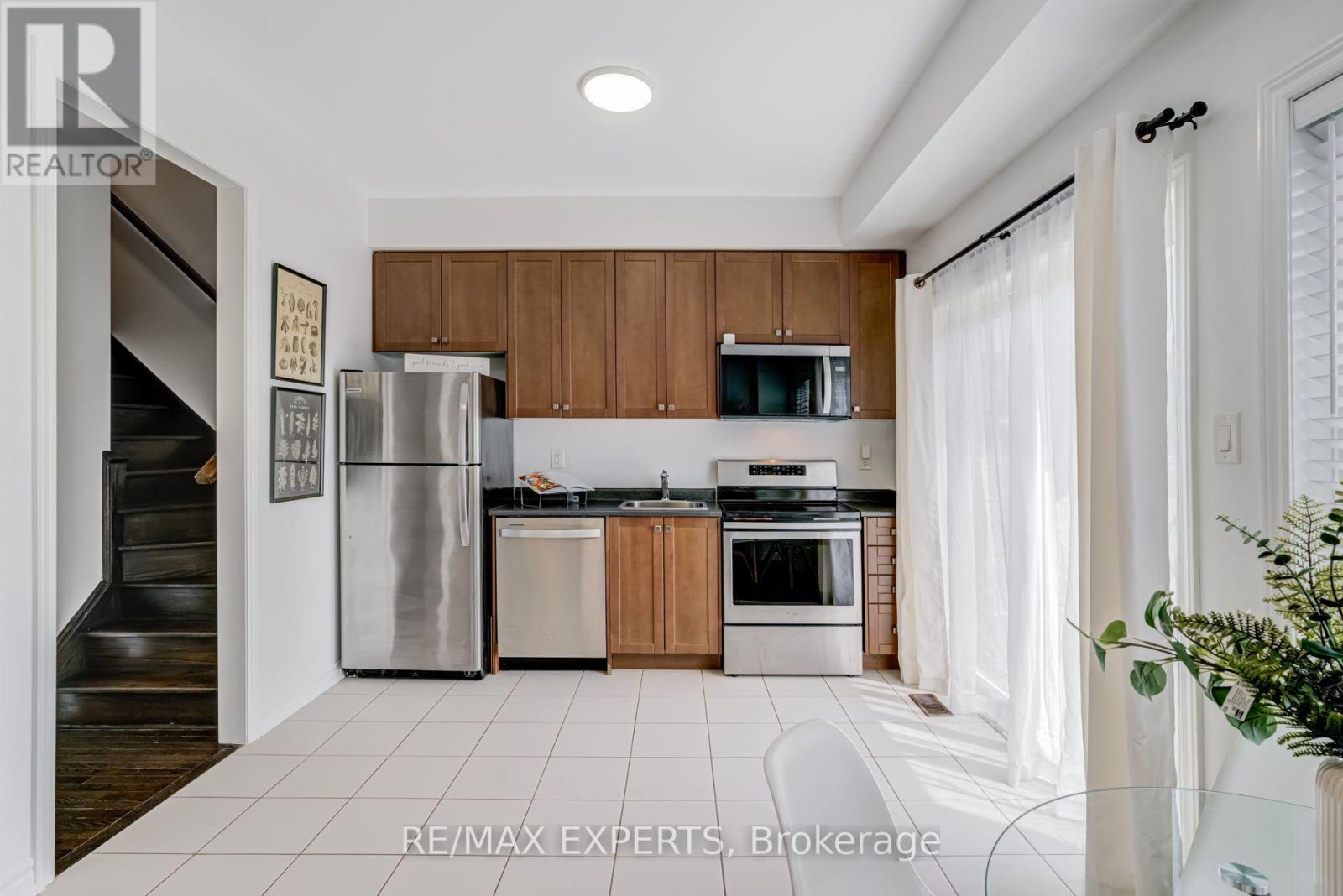 19 Cygnus Crescent, Barrie photo 7