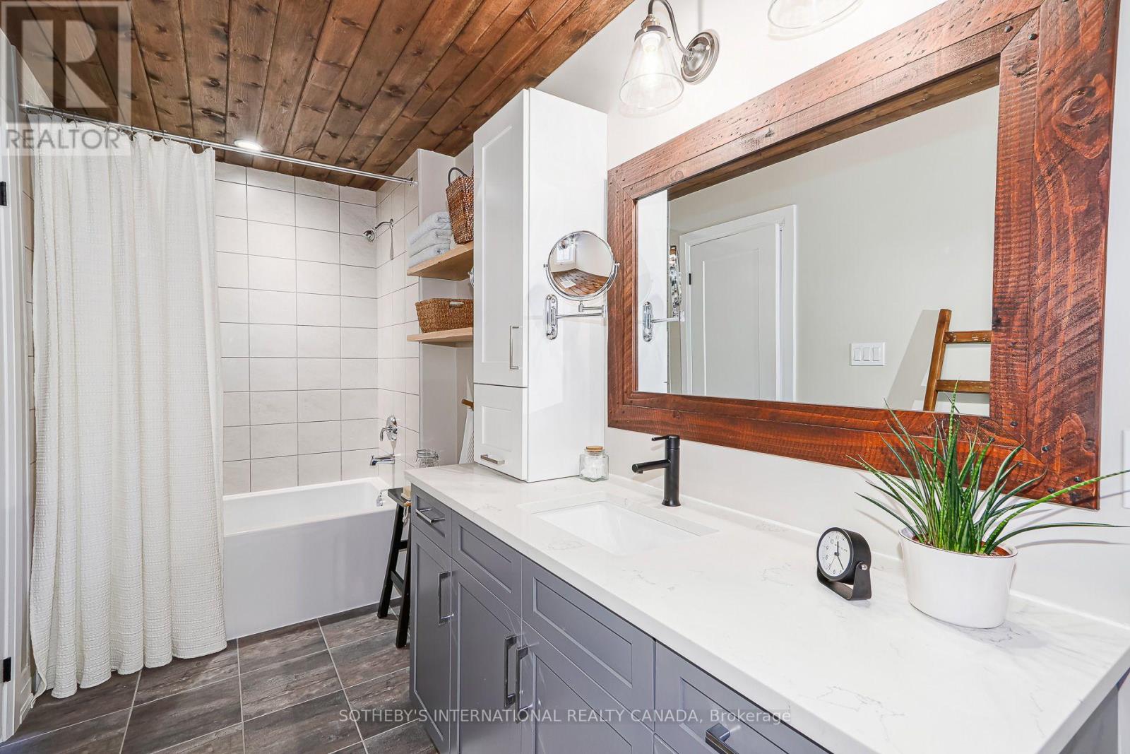 70 Plewes Drive, Collingwood photo 18