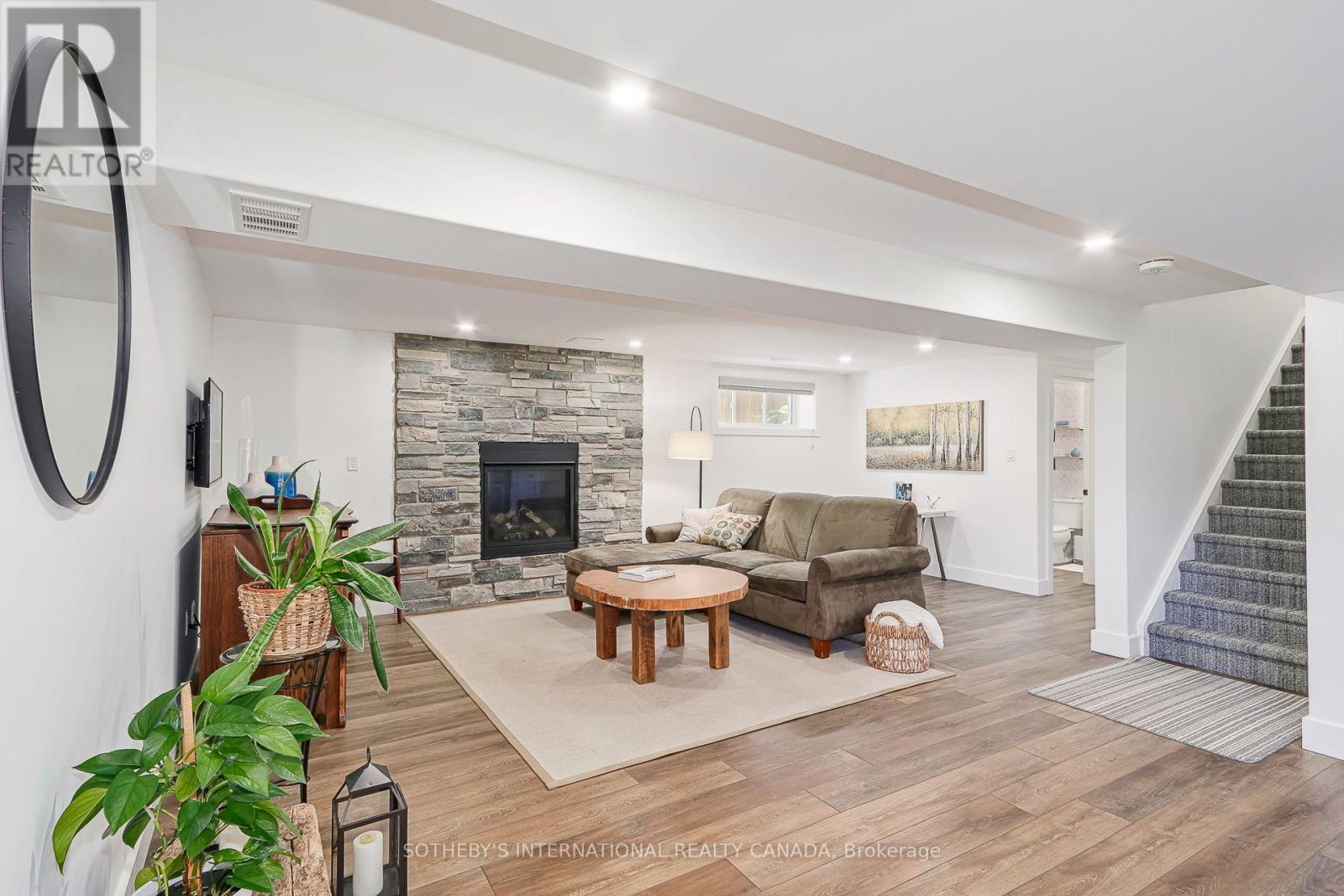 70 Plewes Drive, Collingwood photo 24