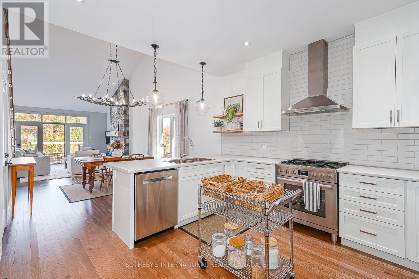 70 Plewes Drive, Collingwood photo 8