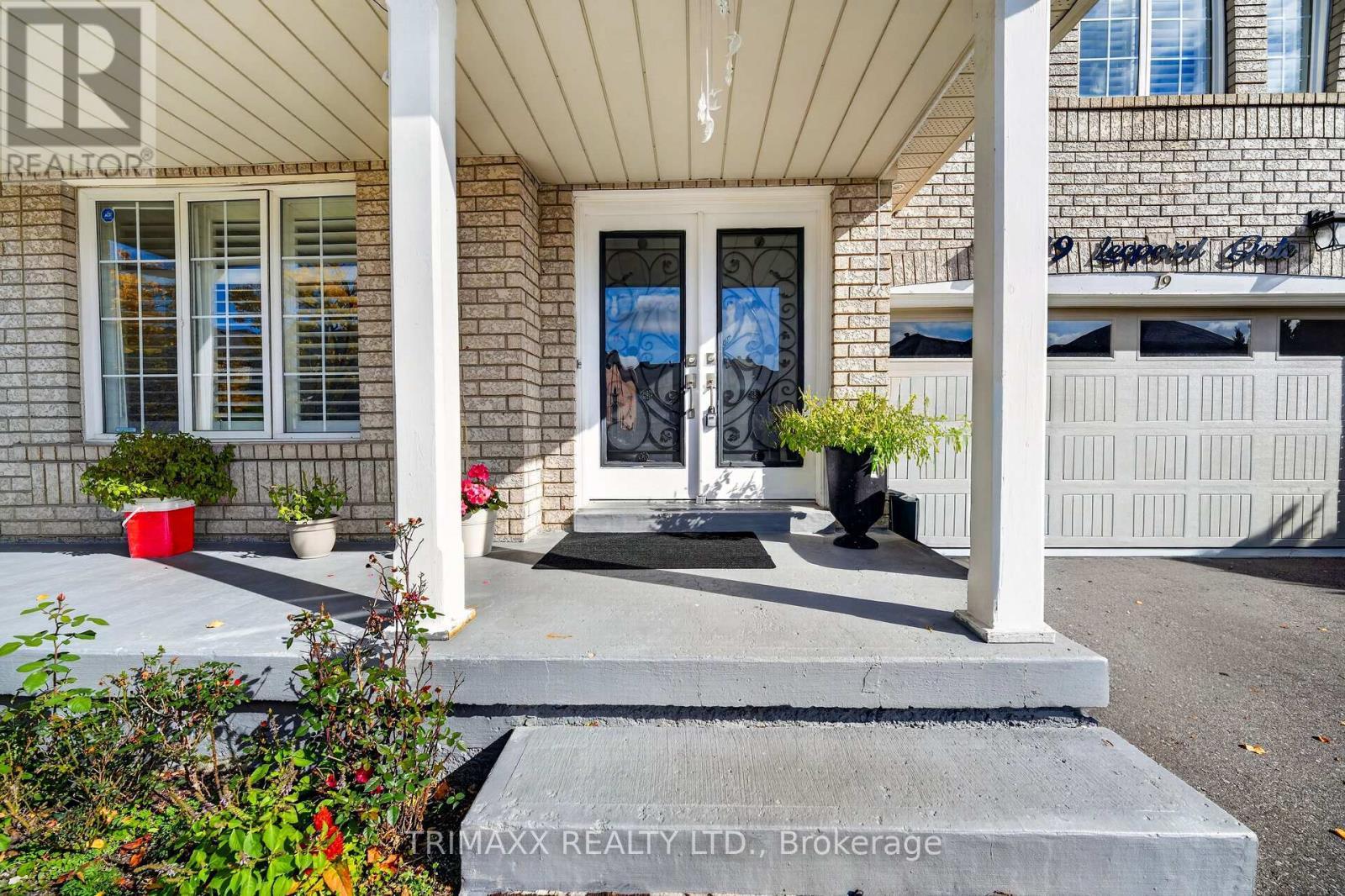 19 Leopard Gate, Brampton, ON photo 2