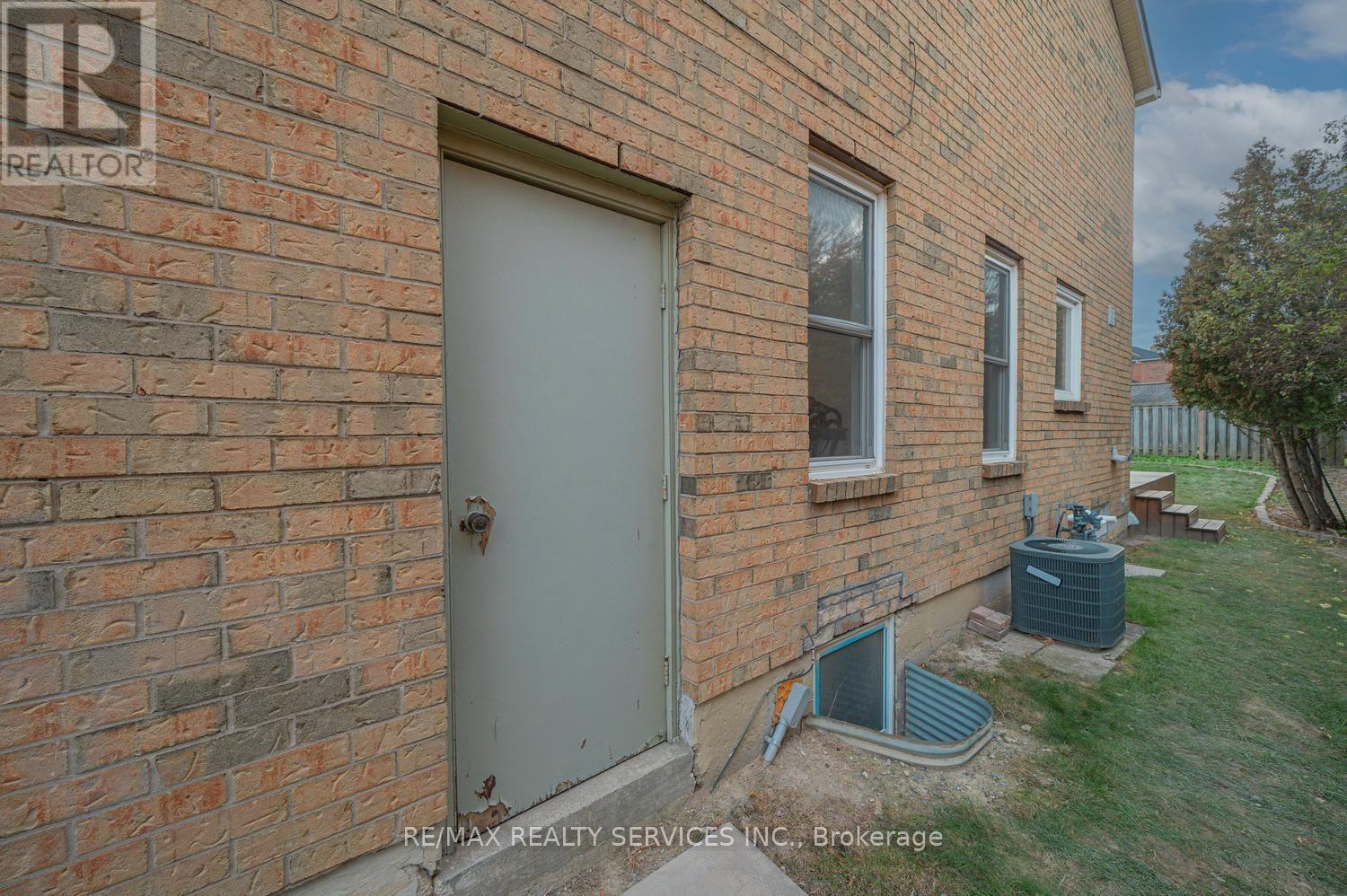 5 Nimrod Crescent West, Brampton, ON photo 43