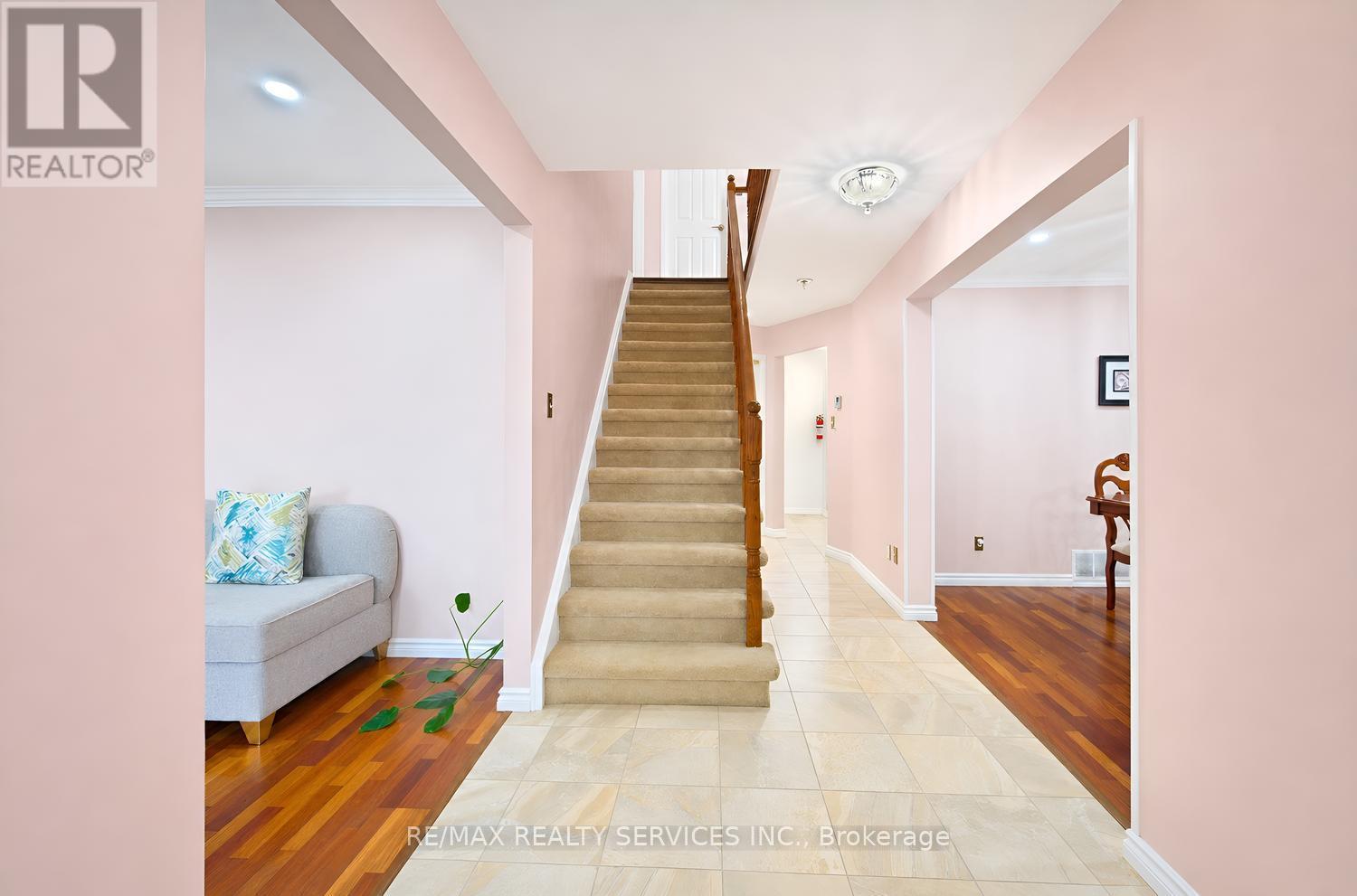 5 Nimrod Crescent West, Brampton, ON photo 6
