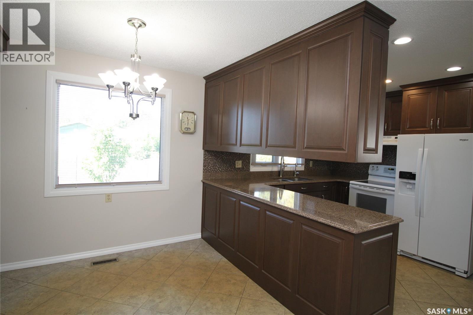 230 Auld CRESCENT, Saskatoon — photo 5