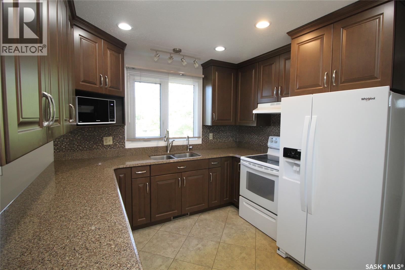 230 Auld CRESCENT, Saskatoon — photo 4