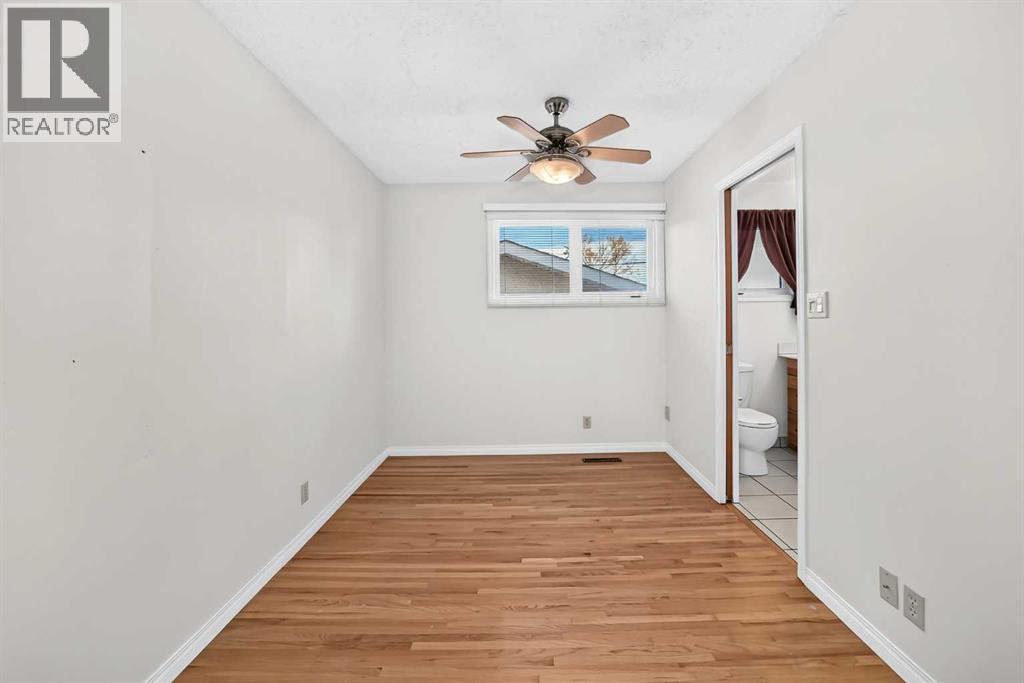 1040 Motherwell Road NE photo 21