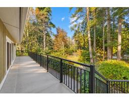 13284 Crescent Road, Surrey, BC V4P1K4 Photo 18
