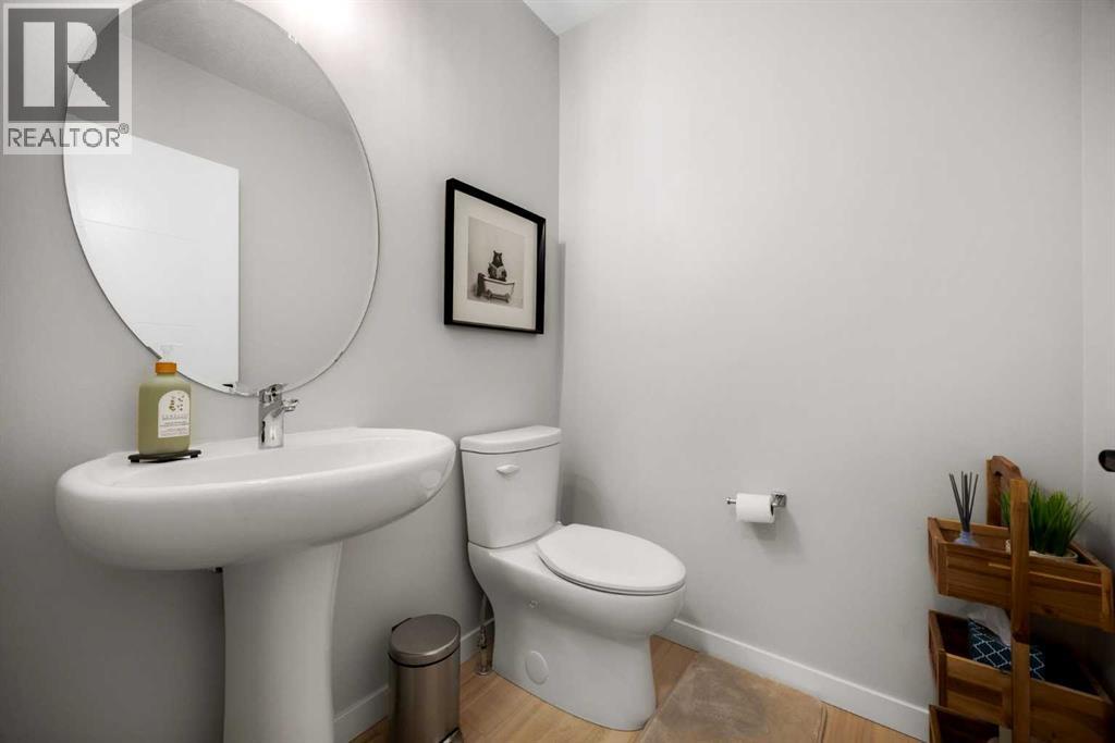 2127 12 Street NW photo 11