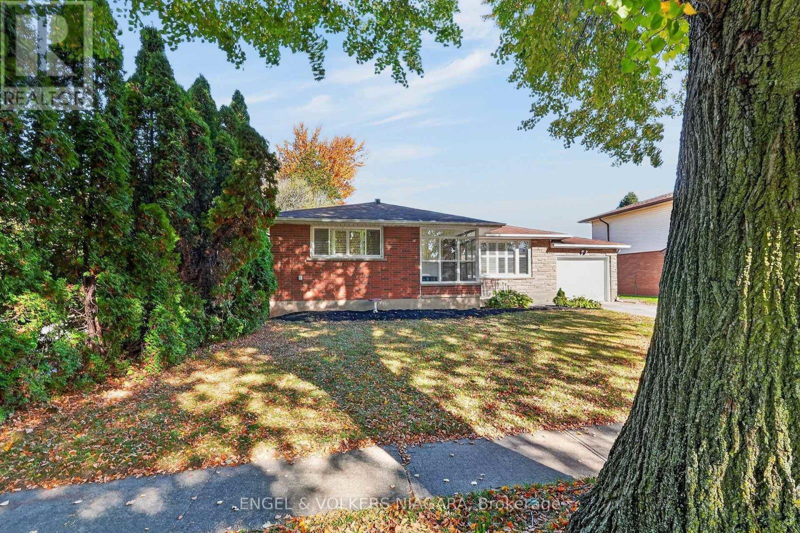 6773 CRAWFORD STREET, Niagara Falls (Morrison)