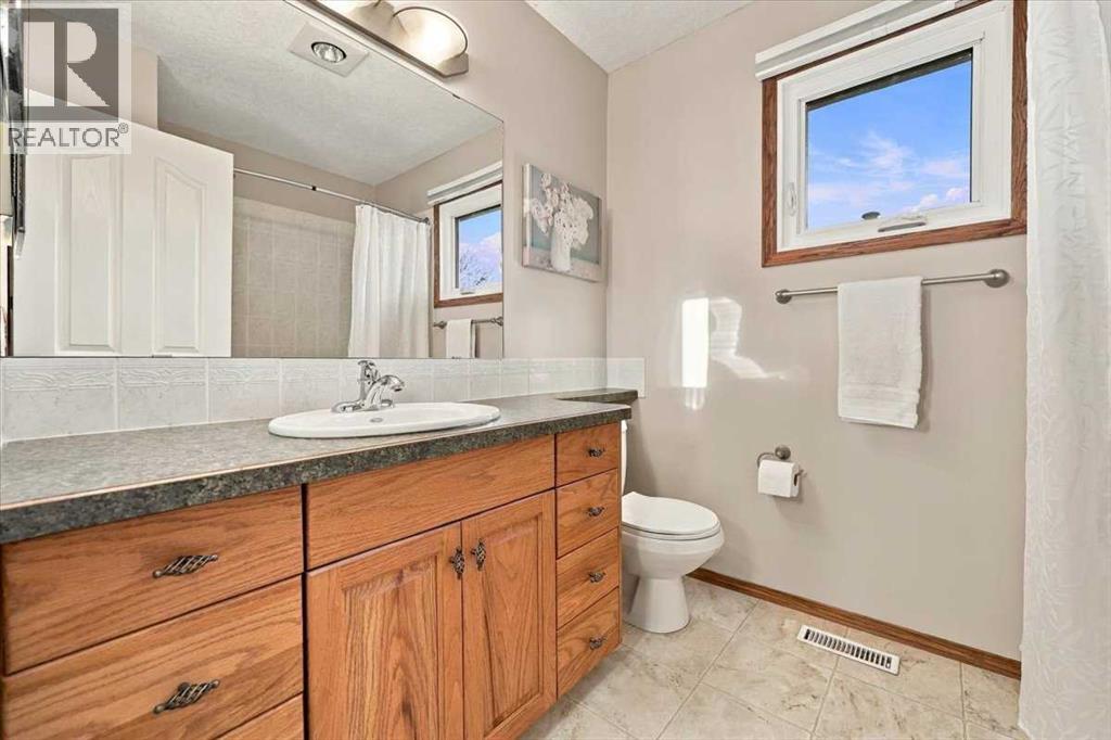 144 Bernard Way NW photo 30