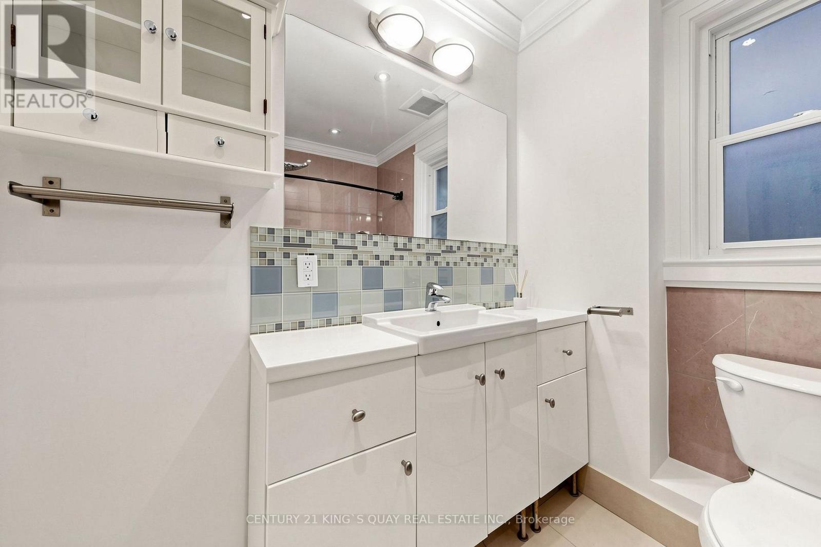 32 Crestview Road, Toronto, ON photo 24