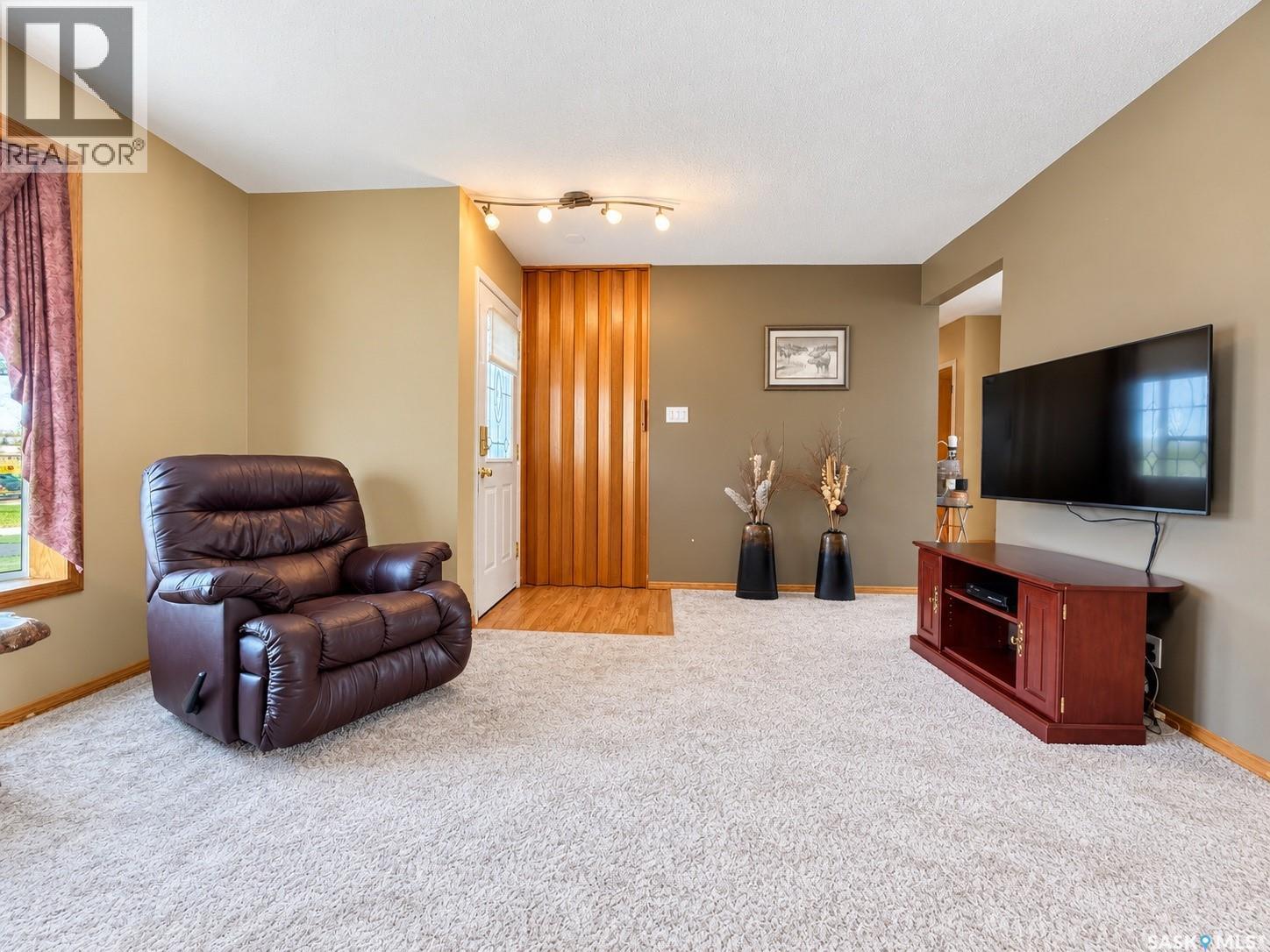 511 Central AVENUE S, Swift Current — photo 5