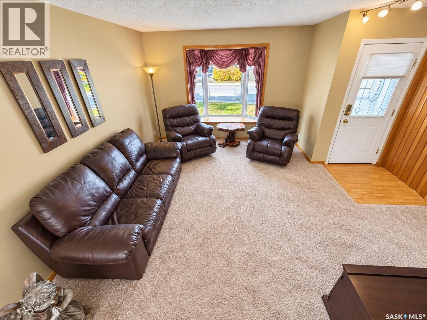 511 Central AVENUE S, Swift Current — photo 7
