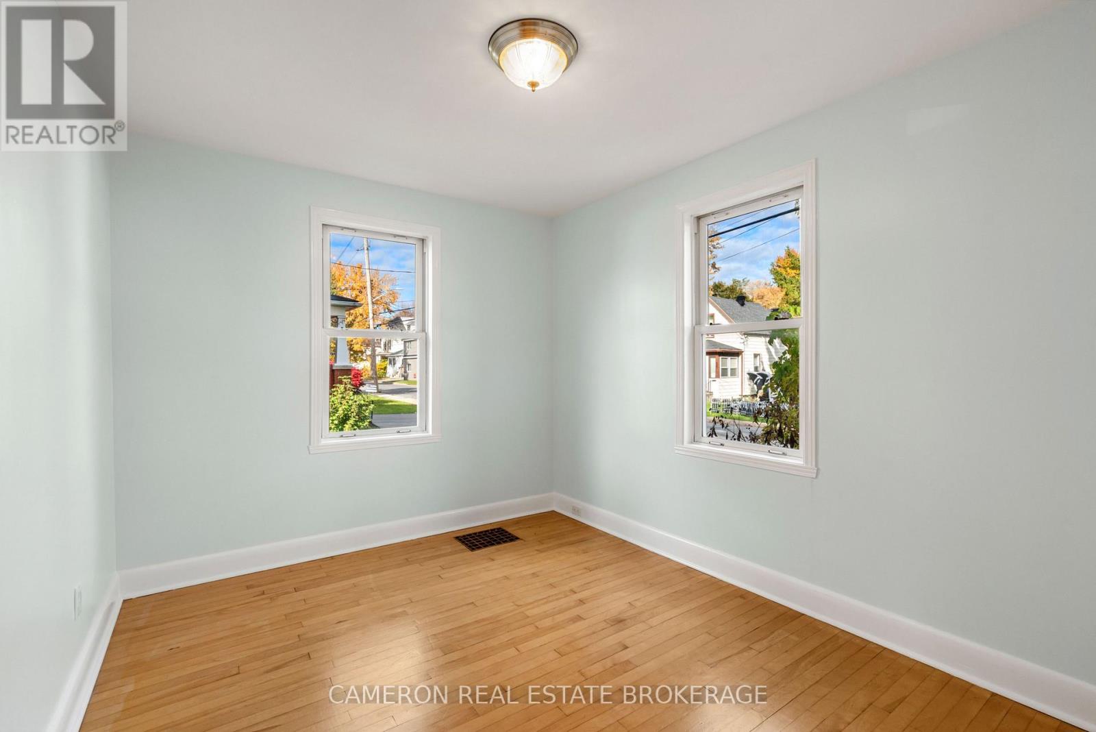 108 BEDFORD STREET, Cornwall — photo 8