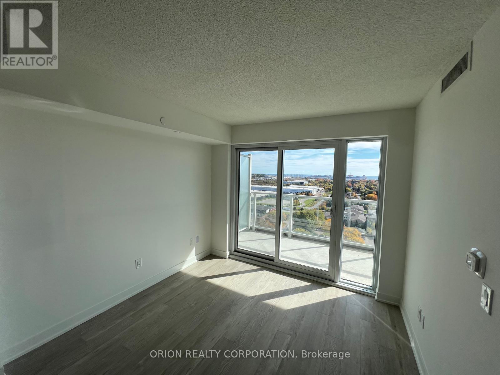 1807- 1010 Sandy Beach Road, Pickering, ON photo 11