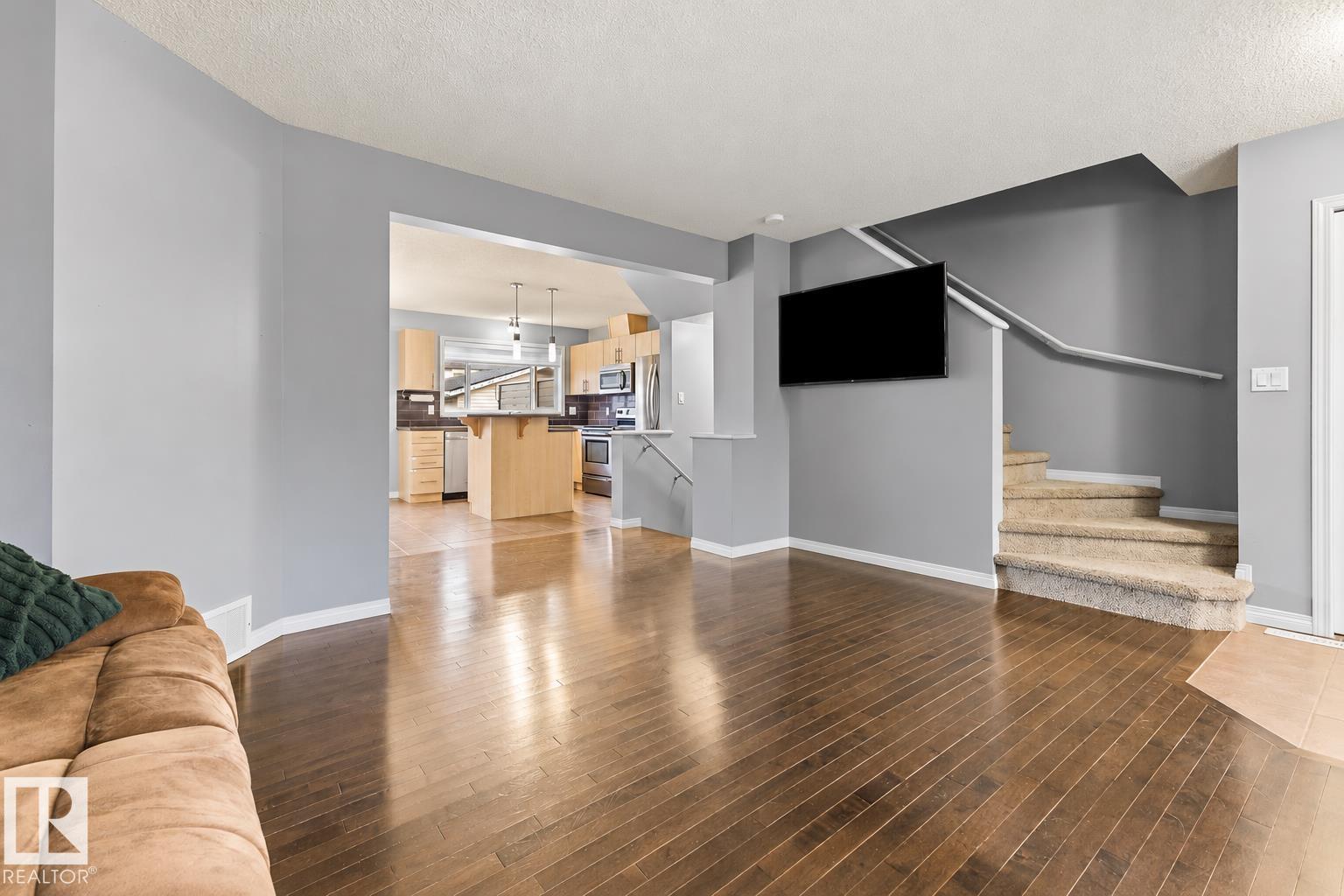 7030 21A AV SW, Edmonton — photo 5
