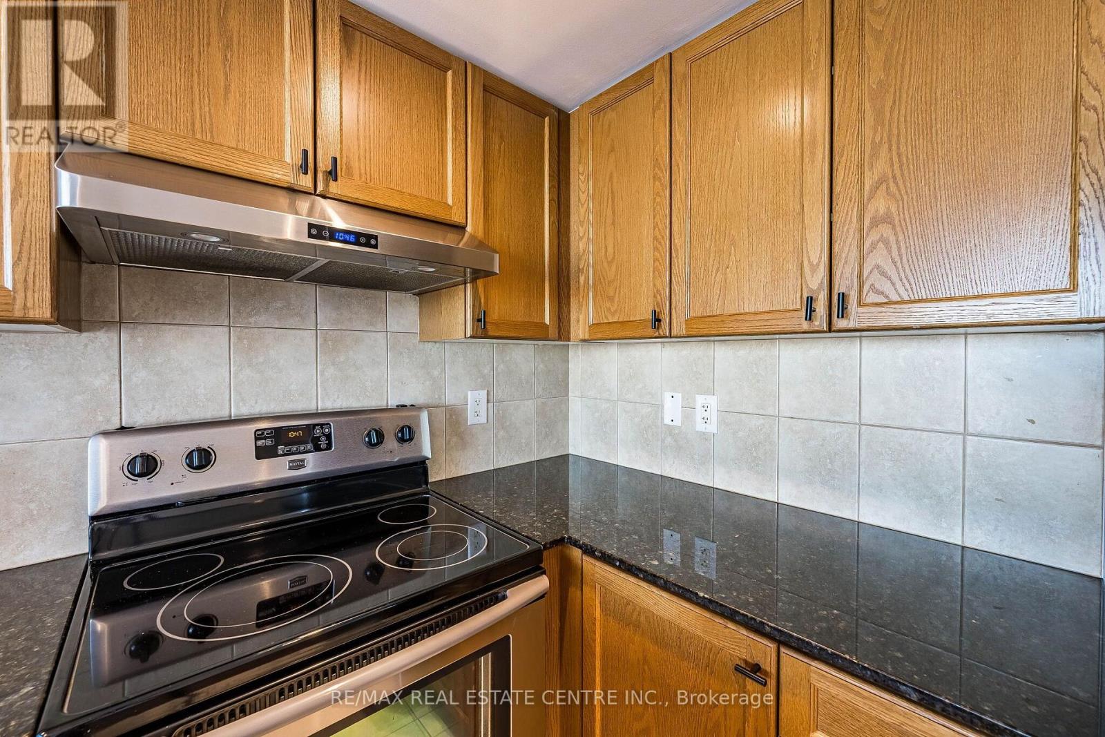 901- 9 George Street North, Brampton, ON photo 16
