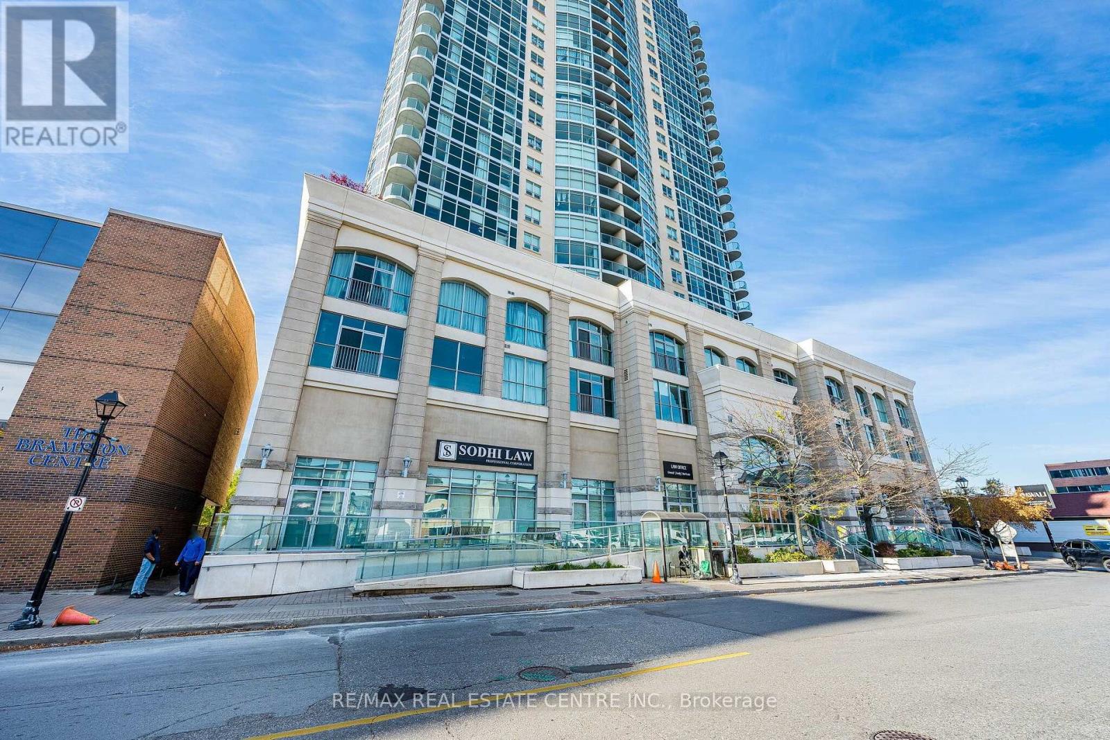 901- 9 George Street North, Brampton, ON photo 3