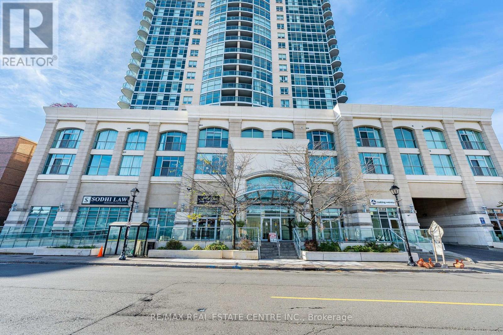 901- 9 George Street North, Brampton, ON photo 4