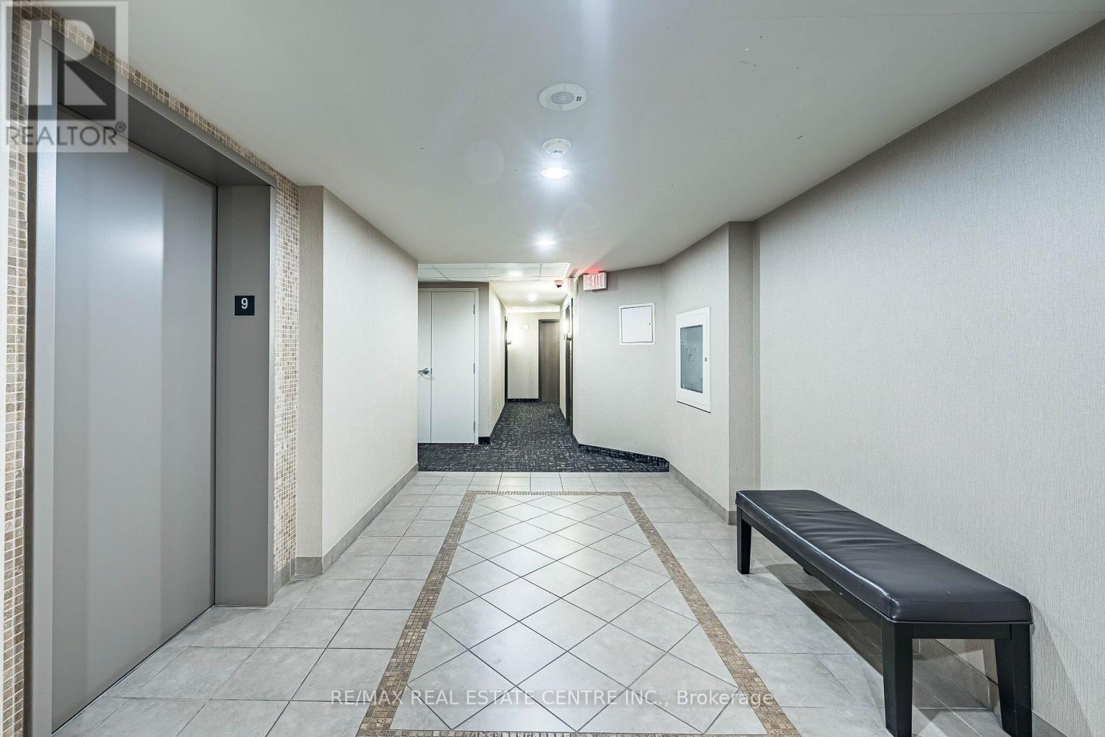 901- 9 George Street North, Brampton, ON photo 7
