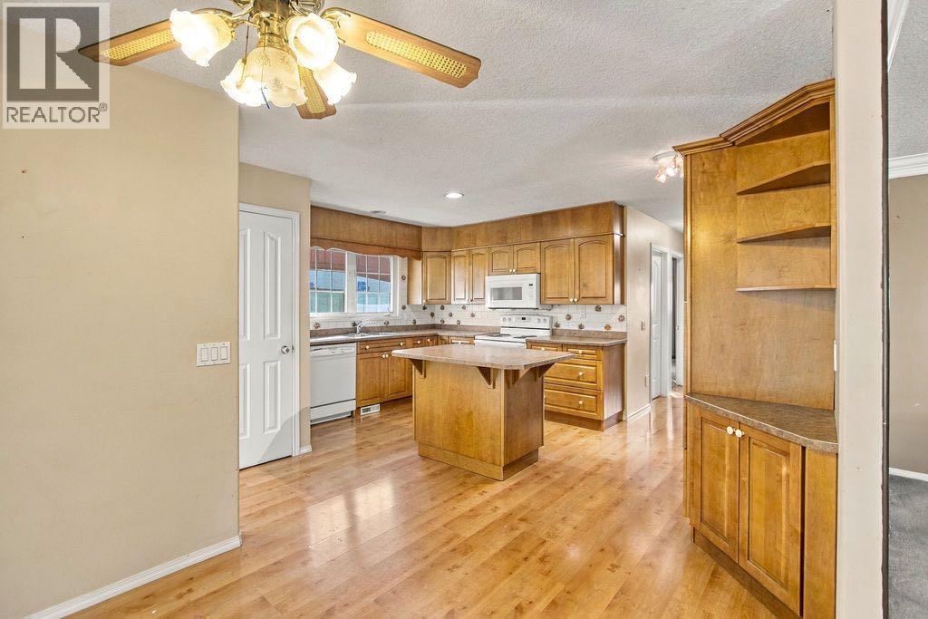 3037 Doverbrook Road SE, Calgary — photo 9