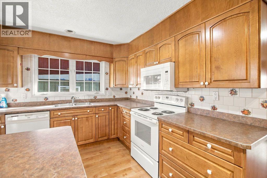 3037 Doverbrook Road SE, Calgary — photo 10
