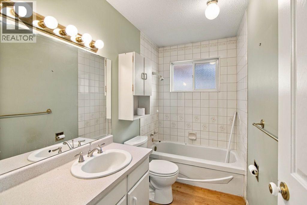 3037 Doverbrook Road SE, Calgary — photo 17