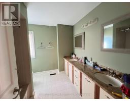 35 Montclair Road N, Richmond Hill, ON L4B2T9 Photo 10