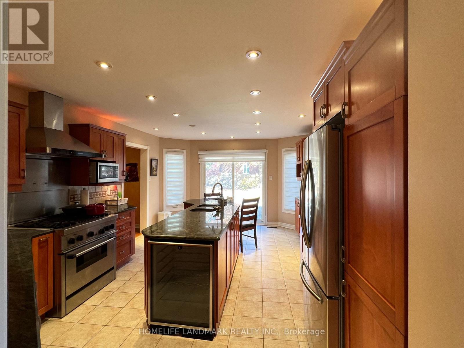 35 Montclair photo 3