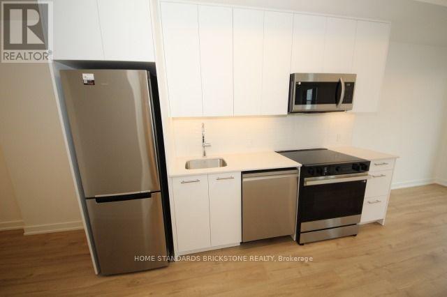 30 Francis Unit 2513 photo 4