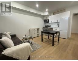 674 Manning Avenue, Toronto, ON M6G2W4 Photo 11
