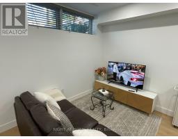 674 Manning Avenue, Toronto, ON M6G2W4 Photo 16
