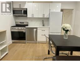 674 Manning Avenue, Toronto, ON M6G2W4 Photo 8