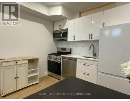 674 Manning Avenue, Toronto, ON M6G2W4 Photo 9