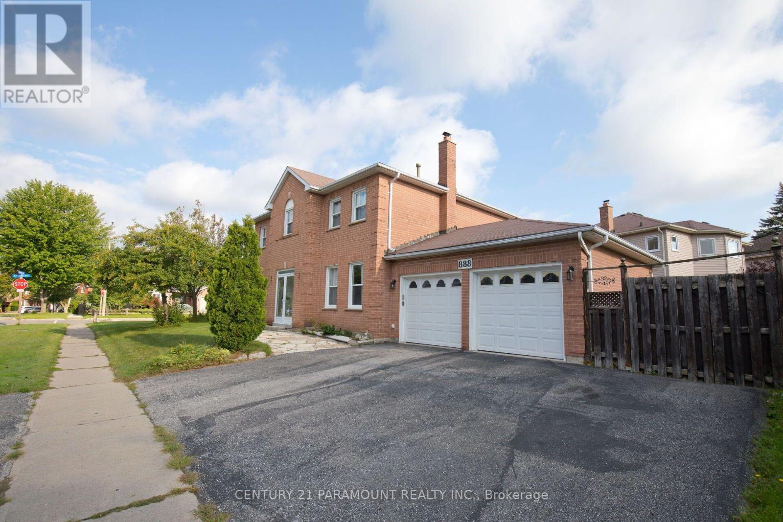 888 Sproule Crescent, Oshawa, ON photo 2