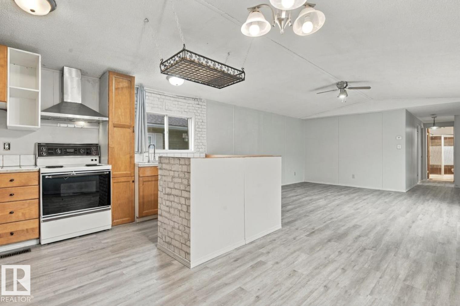 2664 Lakeview Dr NW, Edmonton — photo 13