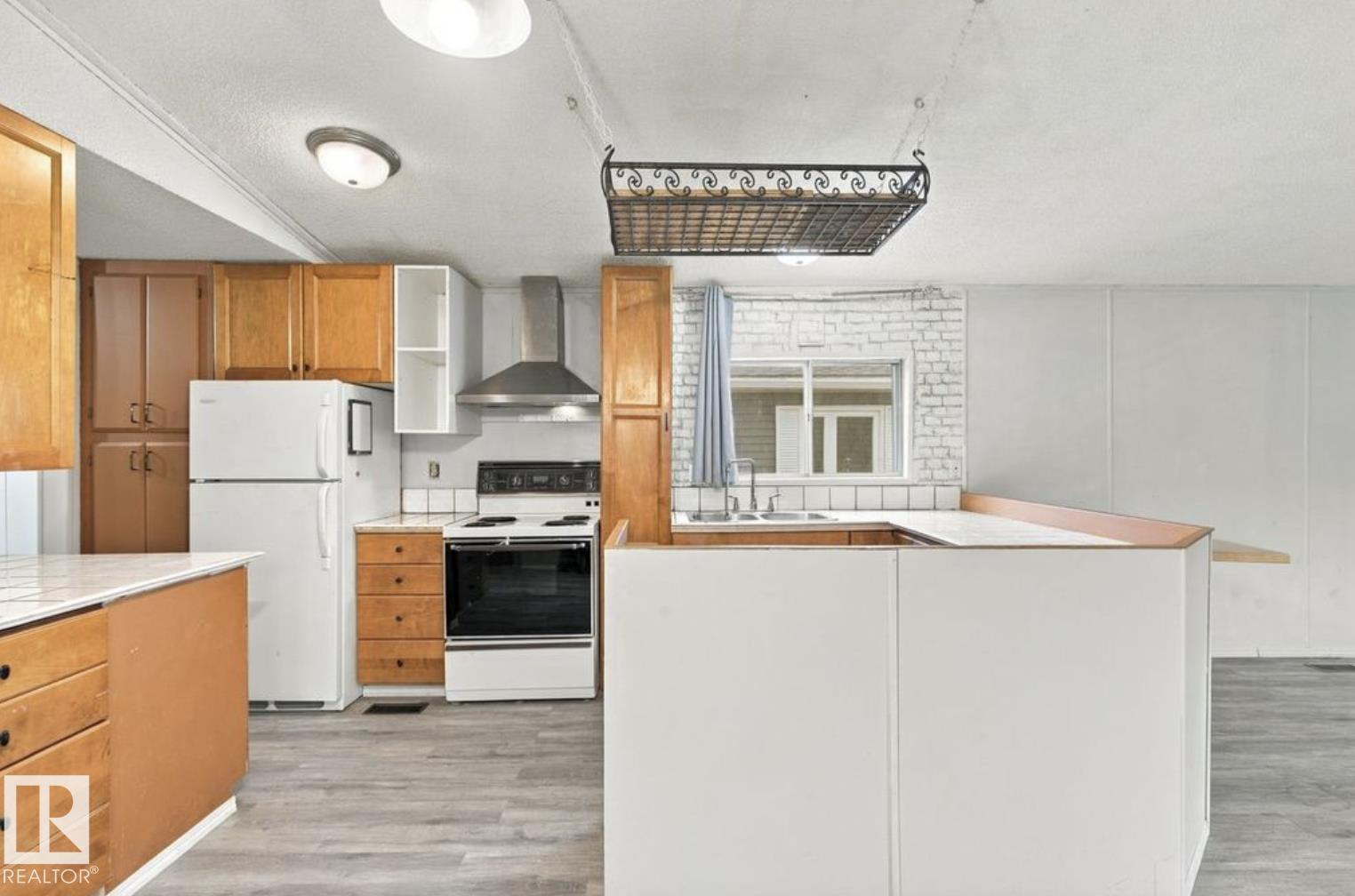 2664 Lakeview Dr NW, Edmonton — photo 15