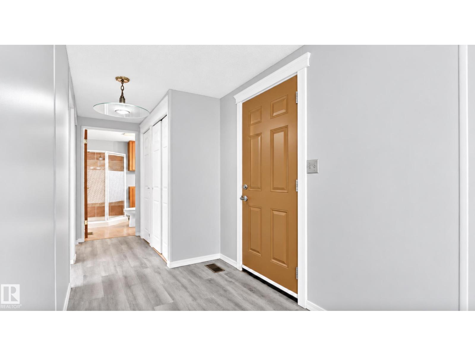 2664 Lakeview Dr NW, Edmonton — photo 4